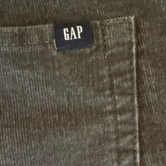 Gap Gray Corduroy Distressed Shorts NWT Size 6 - Picture 3 of 4